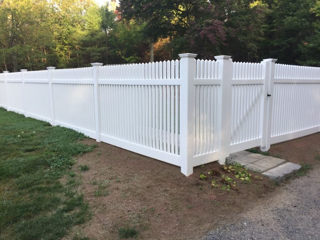 white vinyl fence