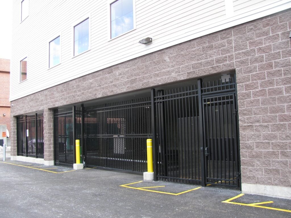Commercial fence