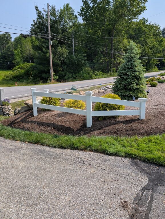 POST & RAIL VINYL FENCING Photo