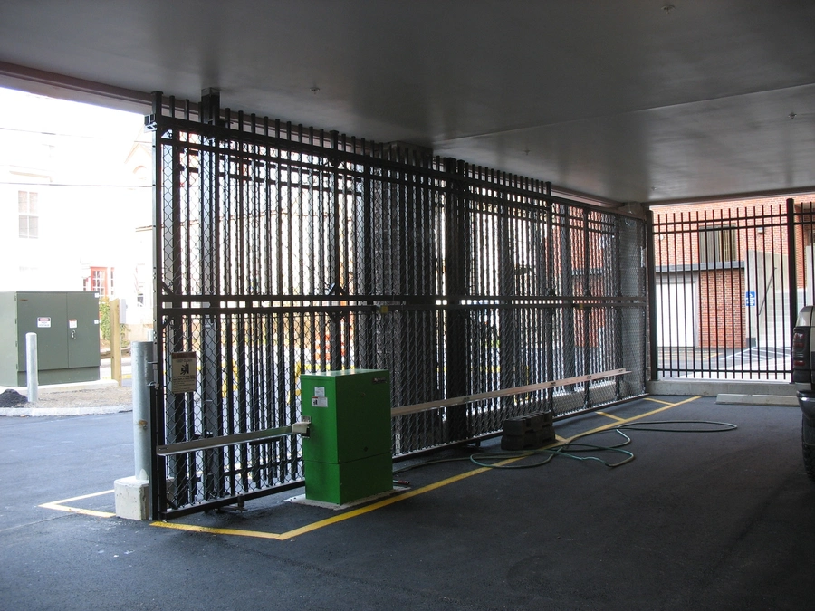 Commercial fence